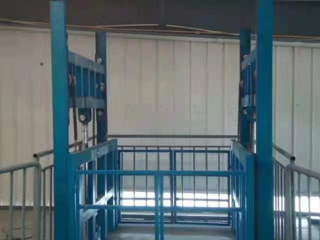 導軌式升降貨梯不屬于特種設備(圖1) r9z-WpWtDDj9gB71jSLIoRAAYt8.jpg